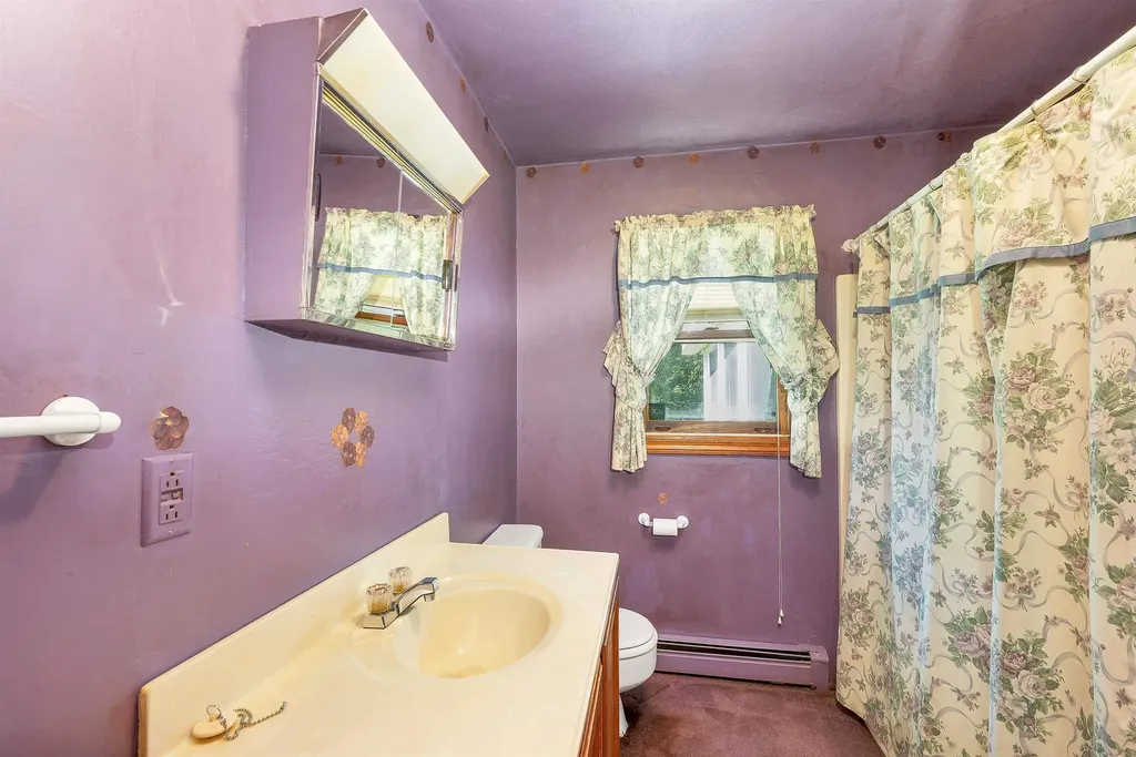23 Merrimac Street Laconia NH 03246