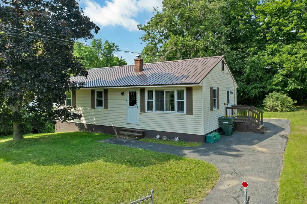 23 Merrimac Street Laconia NH 03246