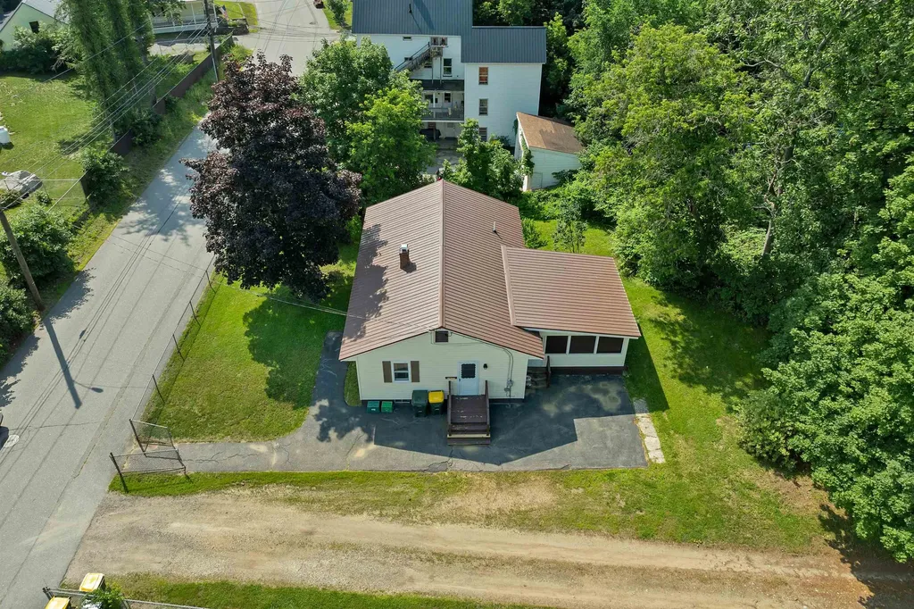 23 Merrimac Street Laconia NH 03246