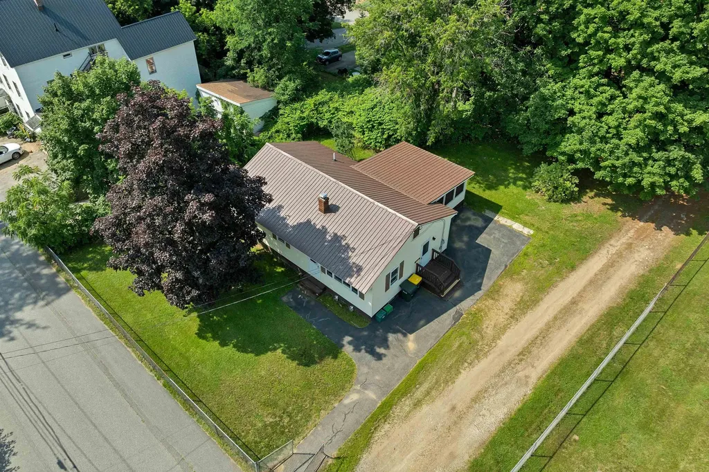 23 Merrimac Street Laconia NH 03246