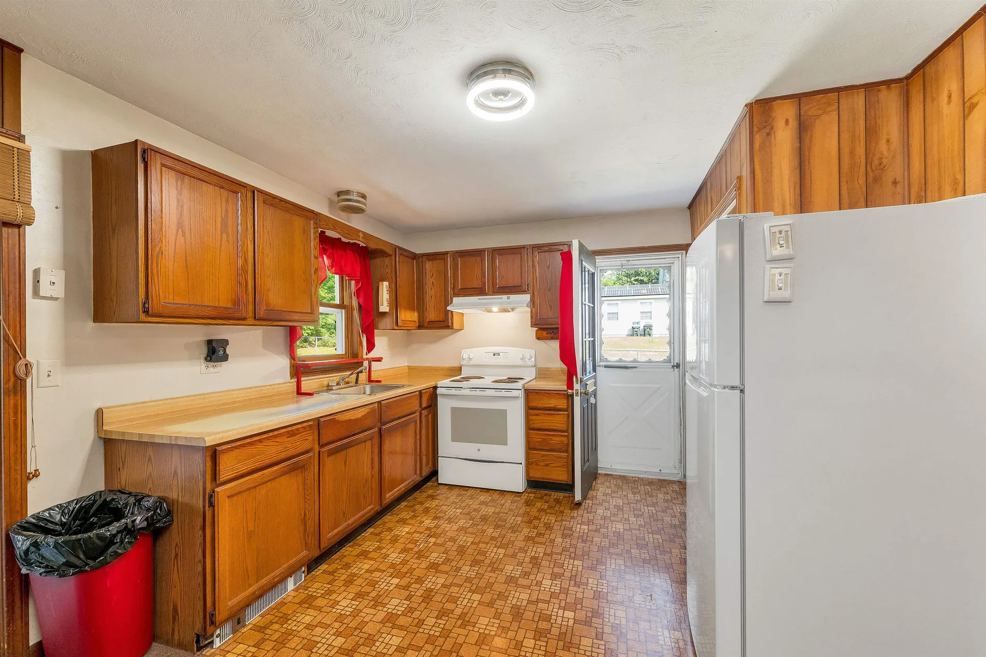 23 Merrimac Street Laconia NH 03246