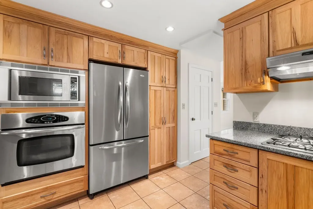25 Birch Way New Hampton NH 03256