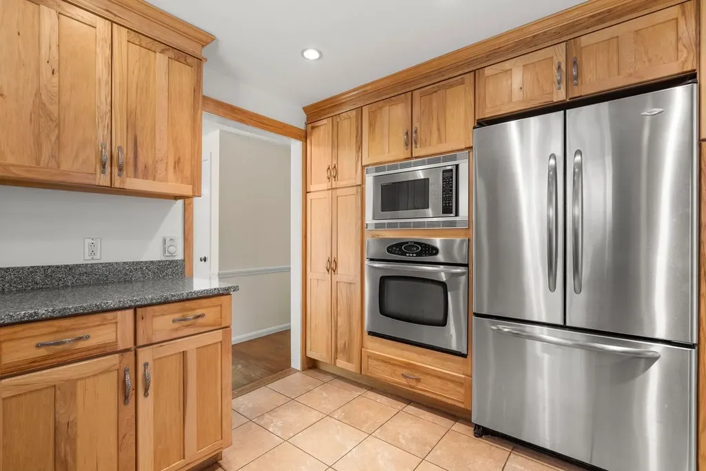 25 Birch Way New Hampton NH 03256