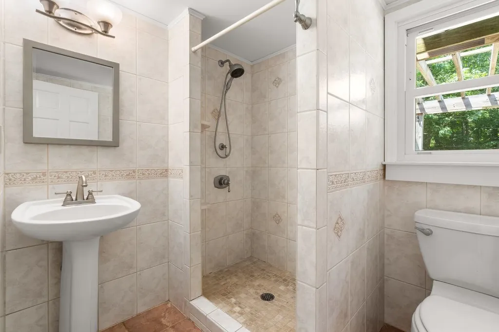 25 Birch Way New Hampton NH 03256