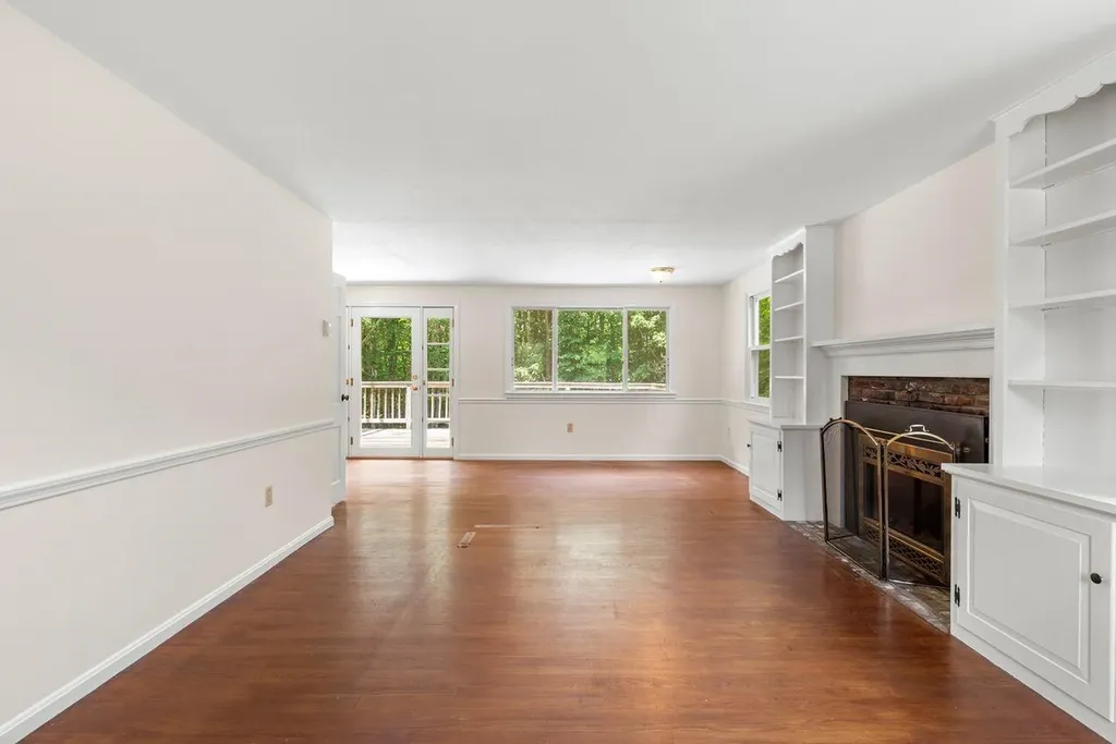 25 Birch Way New Hampton NH 03256