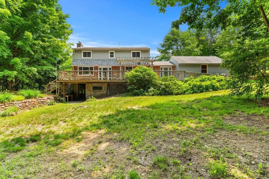 25 Birch Way New Hampton NH 03256