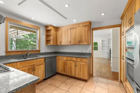 25 Birch Way New Hampton NH 03256
