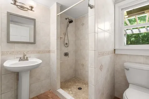 25 Birch Way New Hampton NH 03256