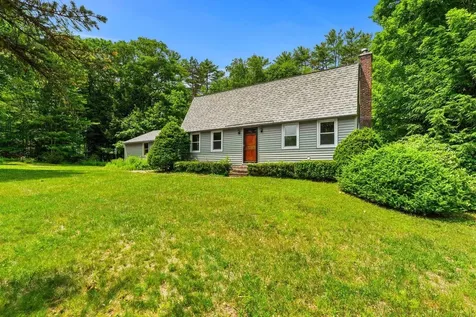 25 Birch Way New Hampton NH 03256