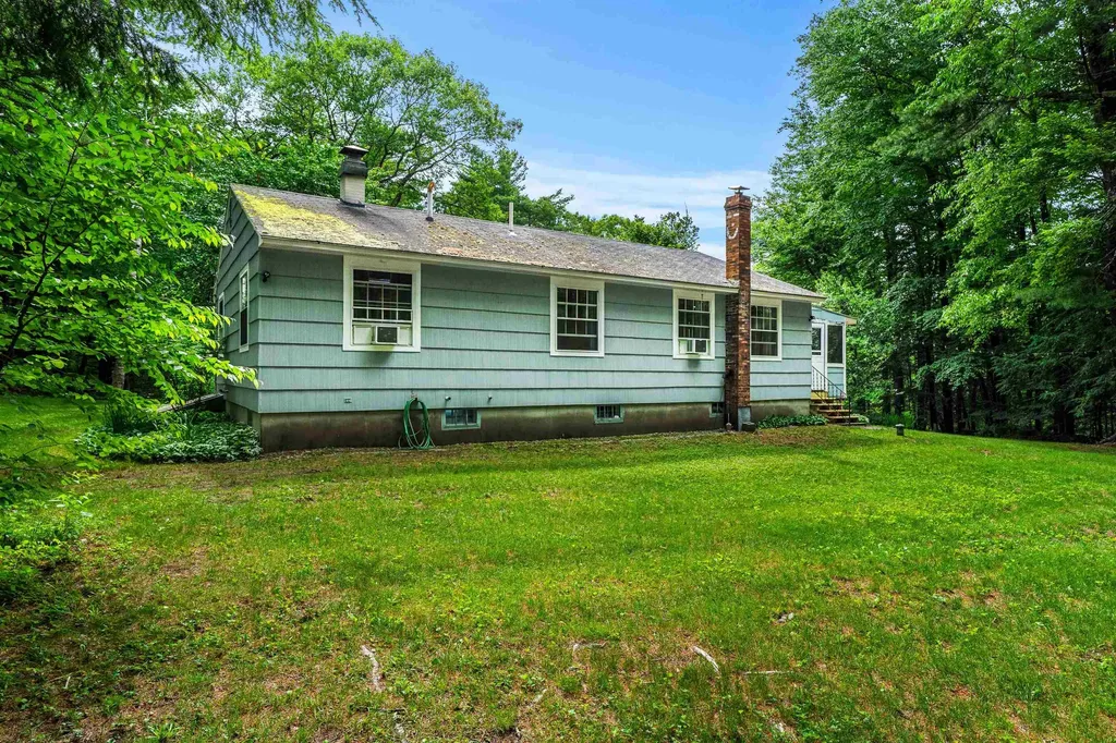 13 Barnard Hill Road Dunbarton NH 03046