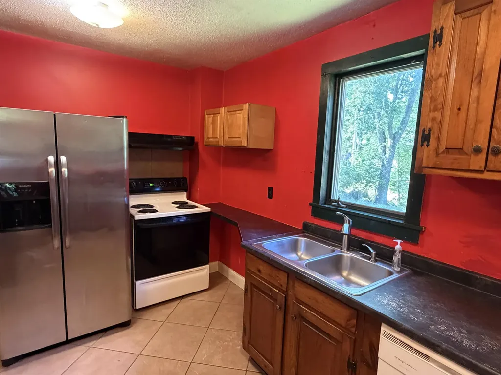 47 Taft Road Swanzey NH 03446