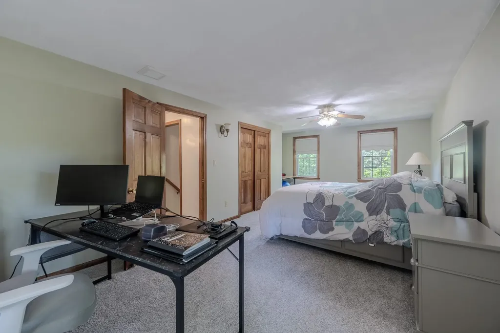 2 Paula Avenue Londonderry NH 03053