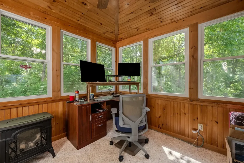 2 Paula Avenue Londonderry NH 03053