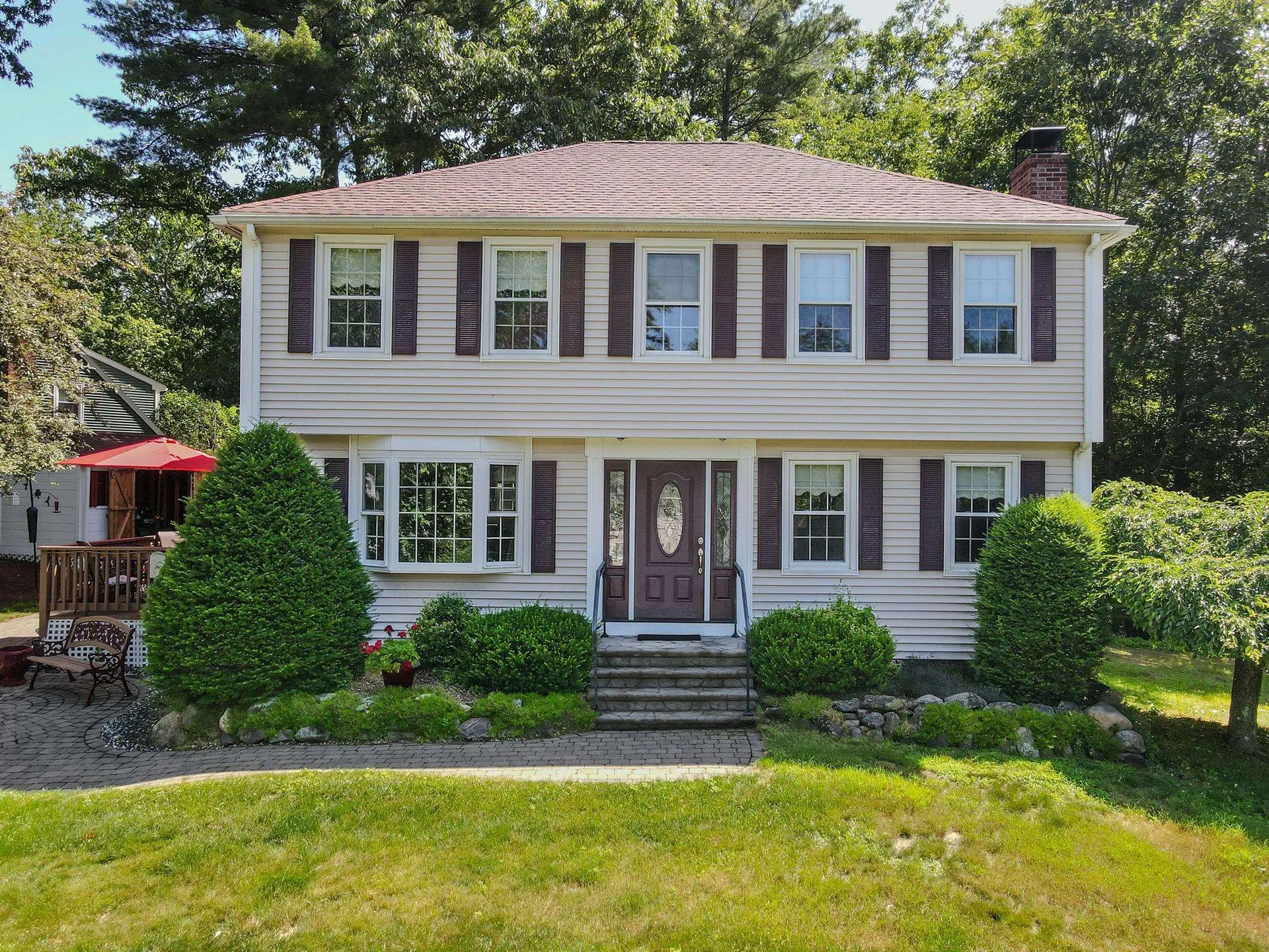 2 Paula Avenue Londonderry NH 03053