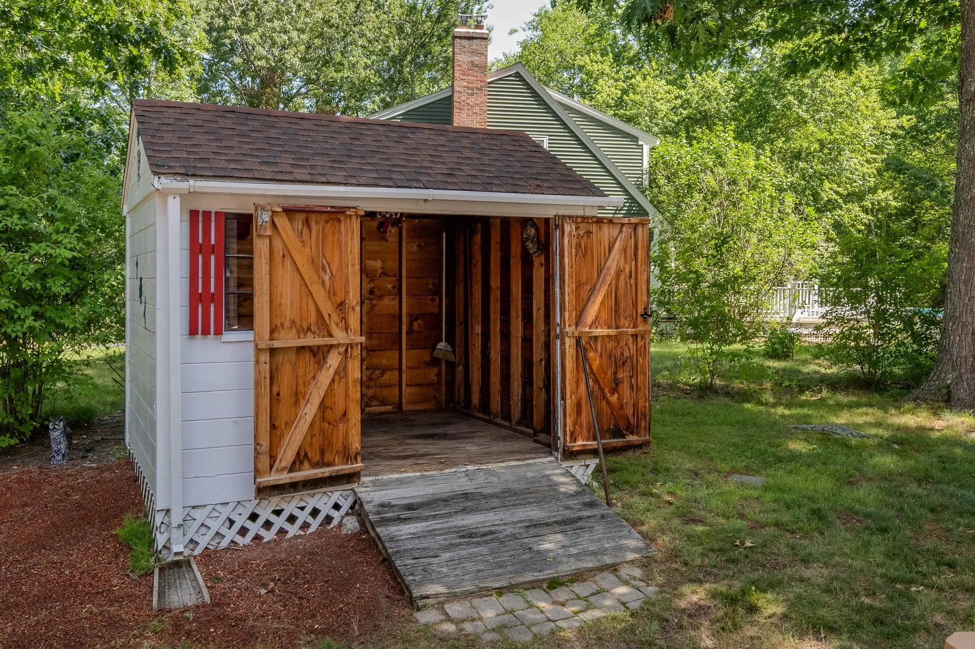 2 Paula Avenue Londonderry NH 03053