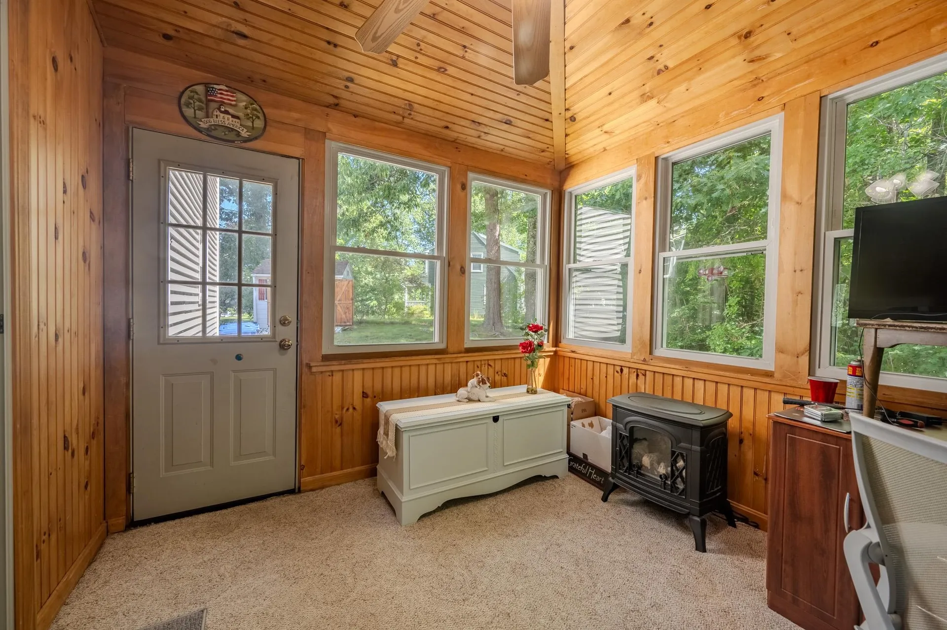 2 Paula Avenue Londonderry NH 03053