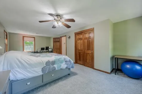 2 Paula Avenue Londonderry NH 03053