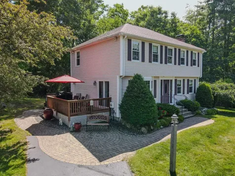 2 Paula Avenue Londonderry NH 03053
