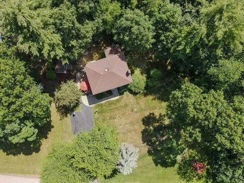 2 Paula Avenue Londonderry NH 03053