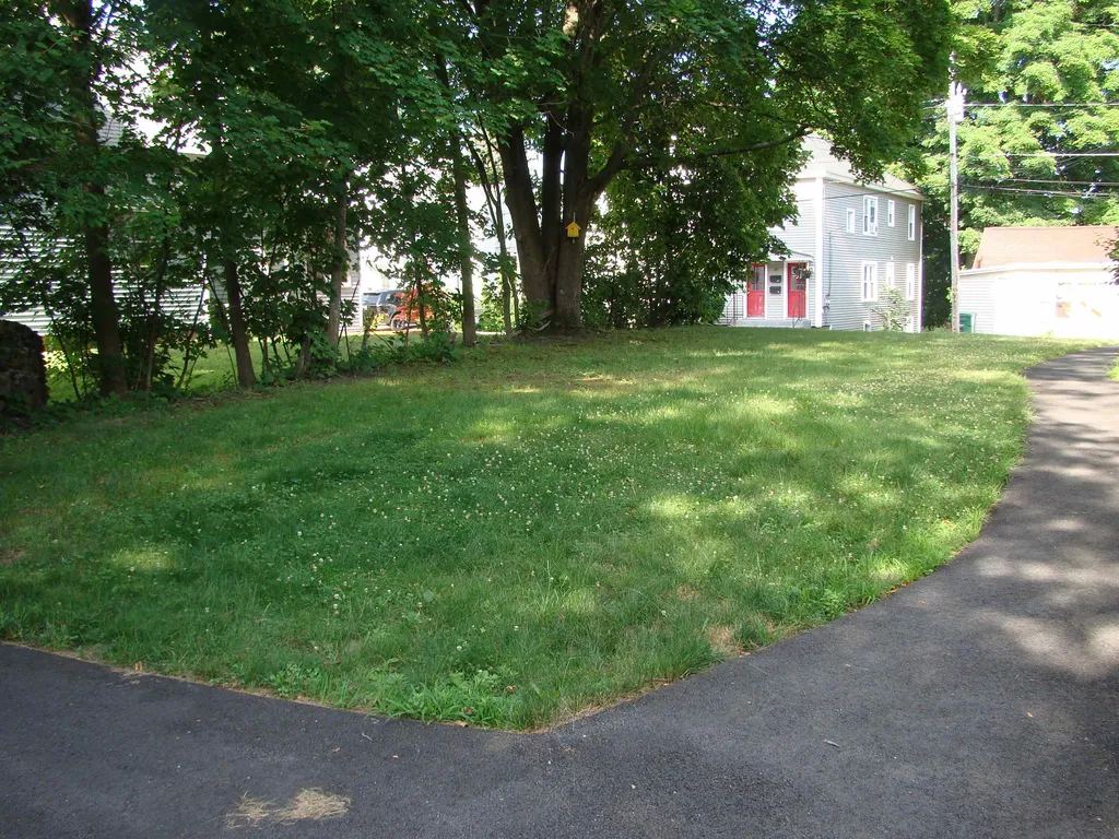 33 Norton Street Nashua NH 03064