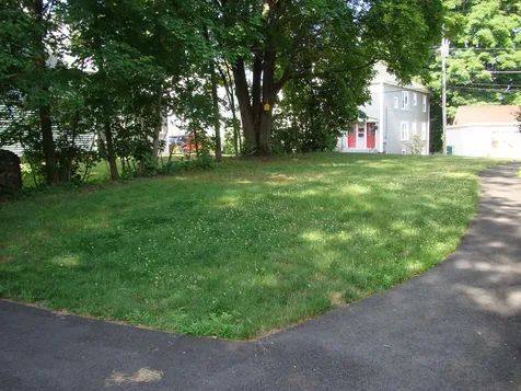 33 Norton Street Nashua NH 03064