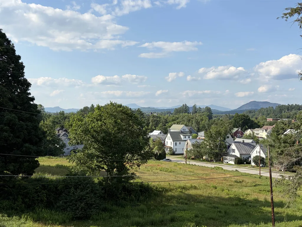 12 Governors Terrace Lancaster NH 03584