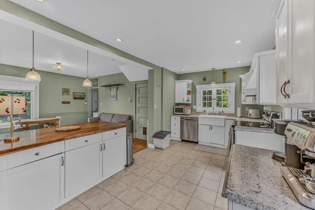 12 Governors Terrace Lancaster NH 03584