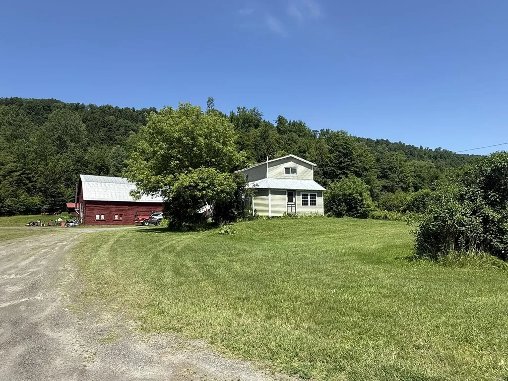 7657 Vt Route 14 Woodbury VT 05681