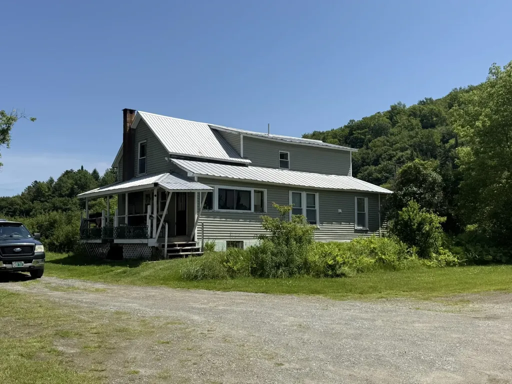 7657 Vt Route 14 Woodbury VT 05681
