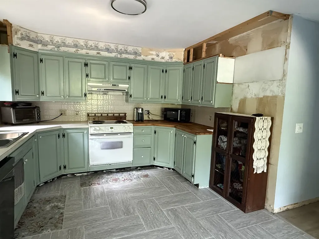 2074 Elmore Road Morristown VT 05661