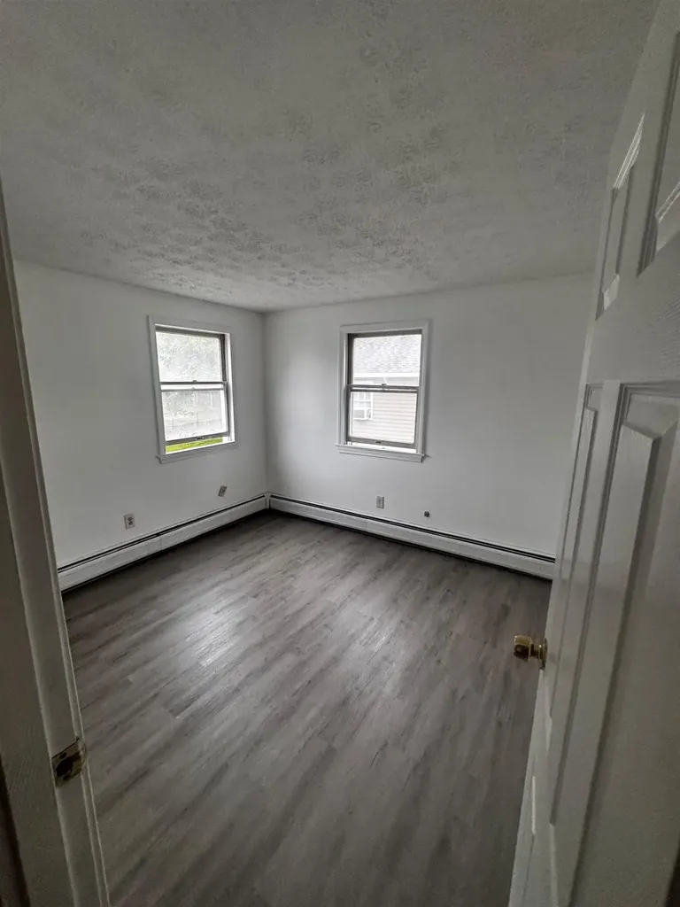 564 B Lake Avenue Manchester NH 03103