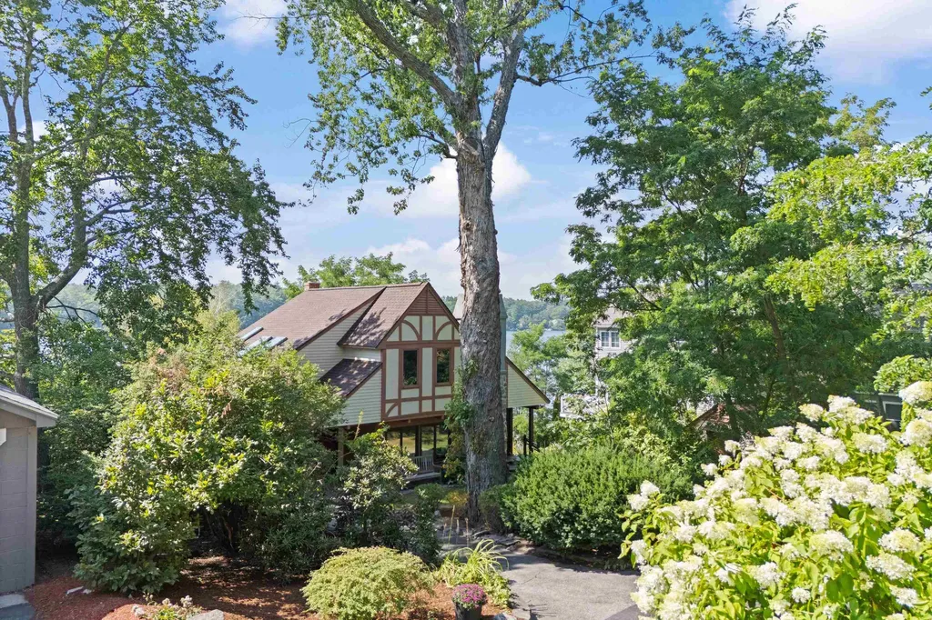 21 Goodridge Avenue Salem NH 03079