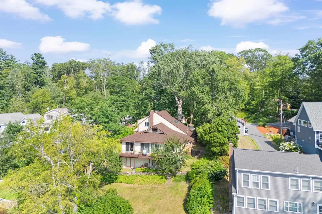 21 Goodridge Avenue Salem NH 03079
