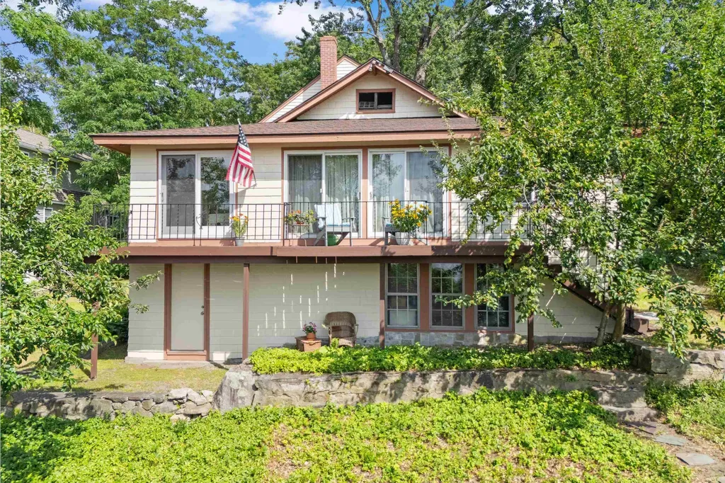 21 Goodridge Avenue Salem NH 03079