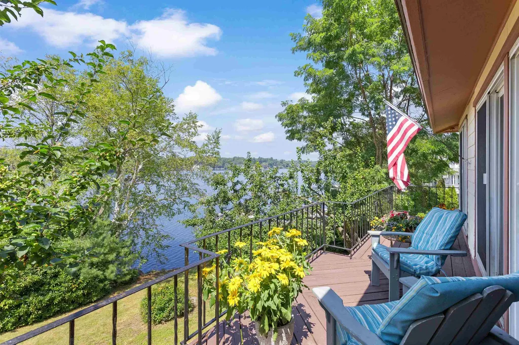 21 Goodridge Avenue Salem NH 03079
