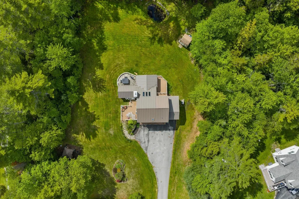 29 Blodgett Brook Road Newbury NH 03255