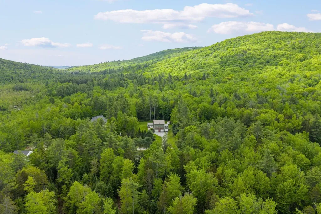 29 Blodgett Brook Road Newbury NH 03255