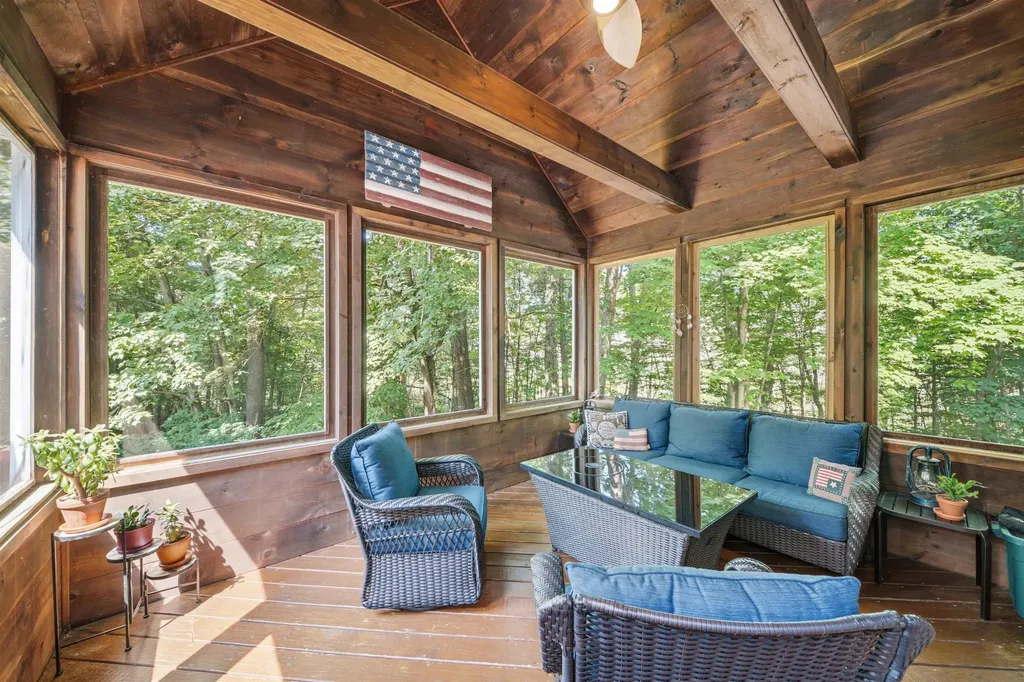 108 Sky View Drive Pelham NH 03076
