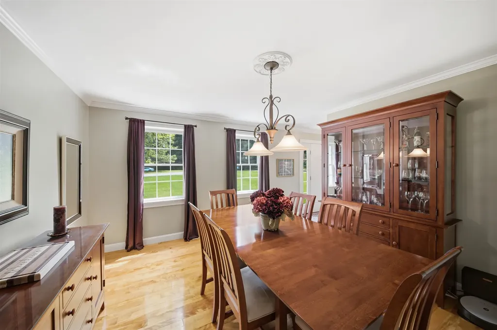 108 Sky View Drive Pelham NH 03076