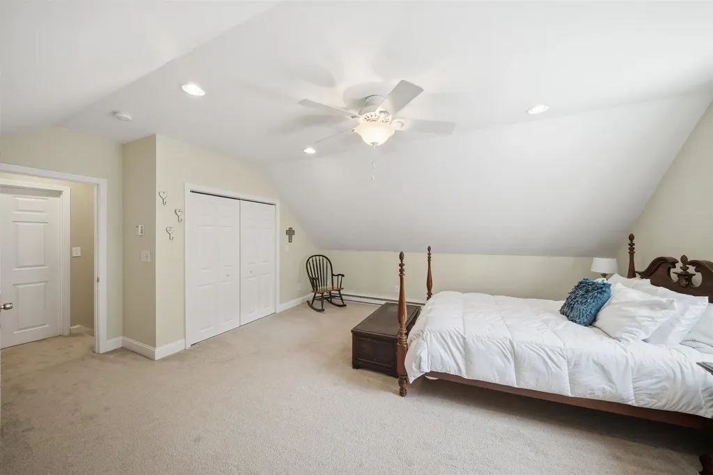 108 Sky View Drive Pelham NH 03076