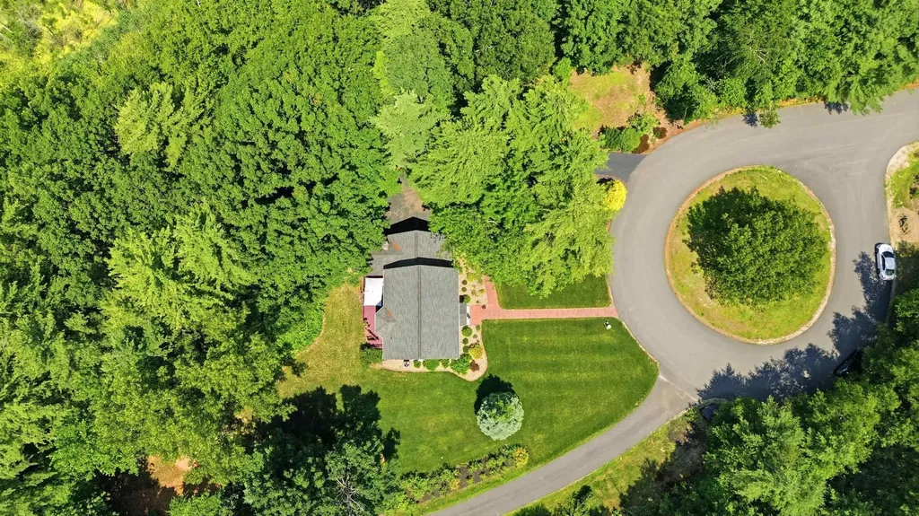 108 Sky View Drive Pelham NH 03076