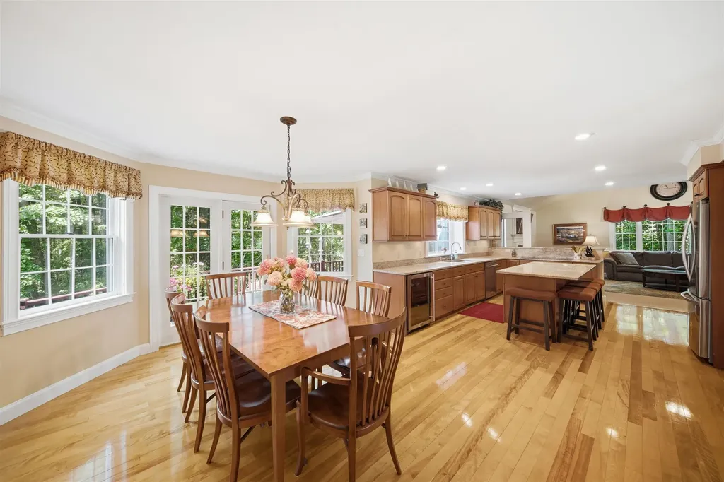 108 Sky View Drive Pelham NH 03076