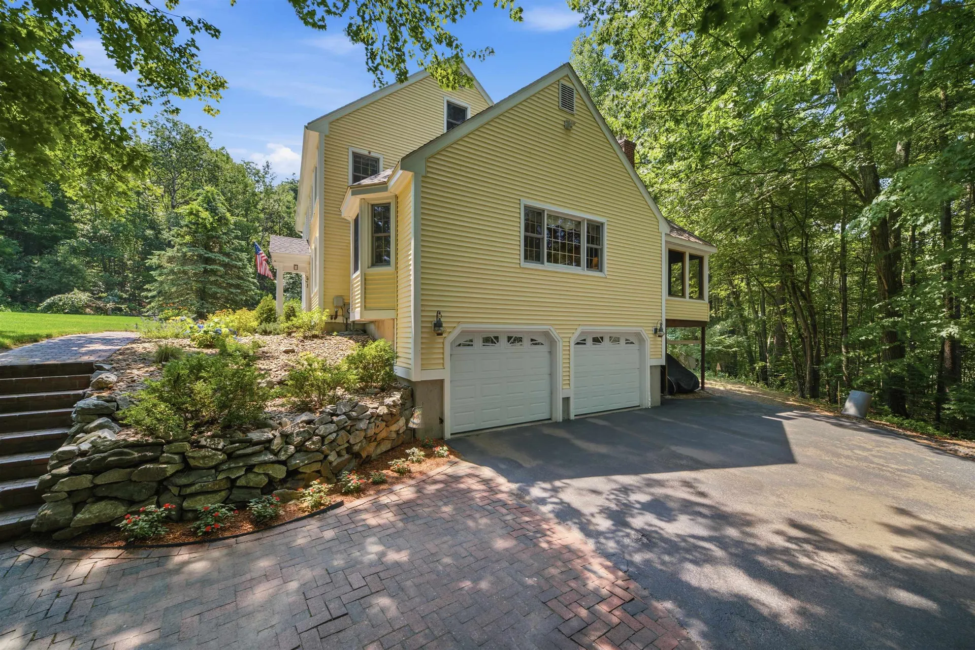 108 Sky View Drive Pelham NH 03076