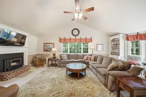 108 Sky View Drive Pelham NH 03076