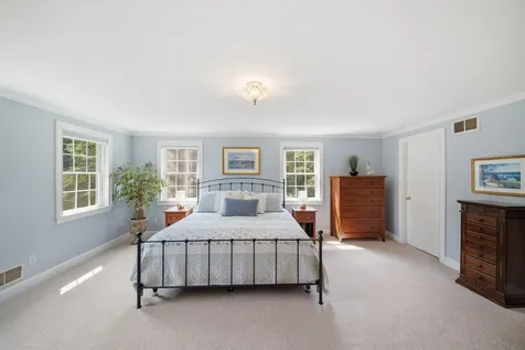 108 Sky View Drive Pelham NH 03076