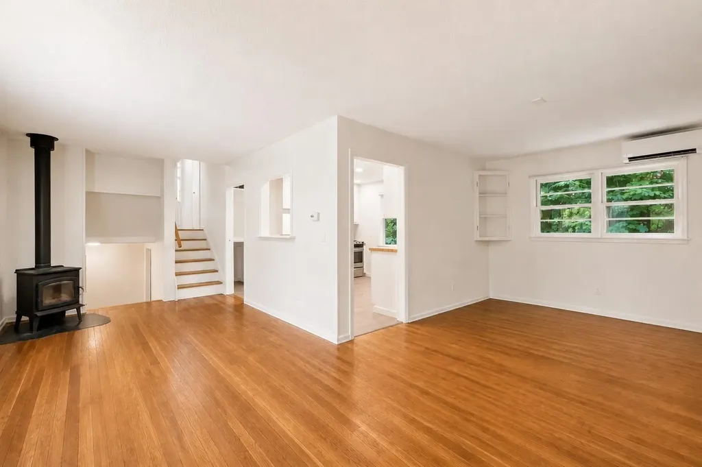 12 Ivy Lane Plymouth NH 03264