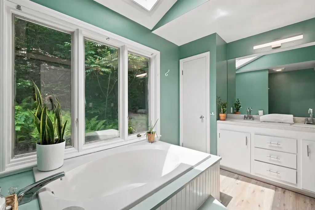 12 Ivy Lane Plymouth NH 03264