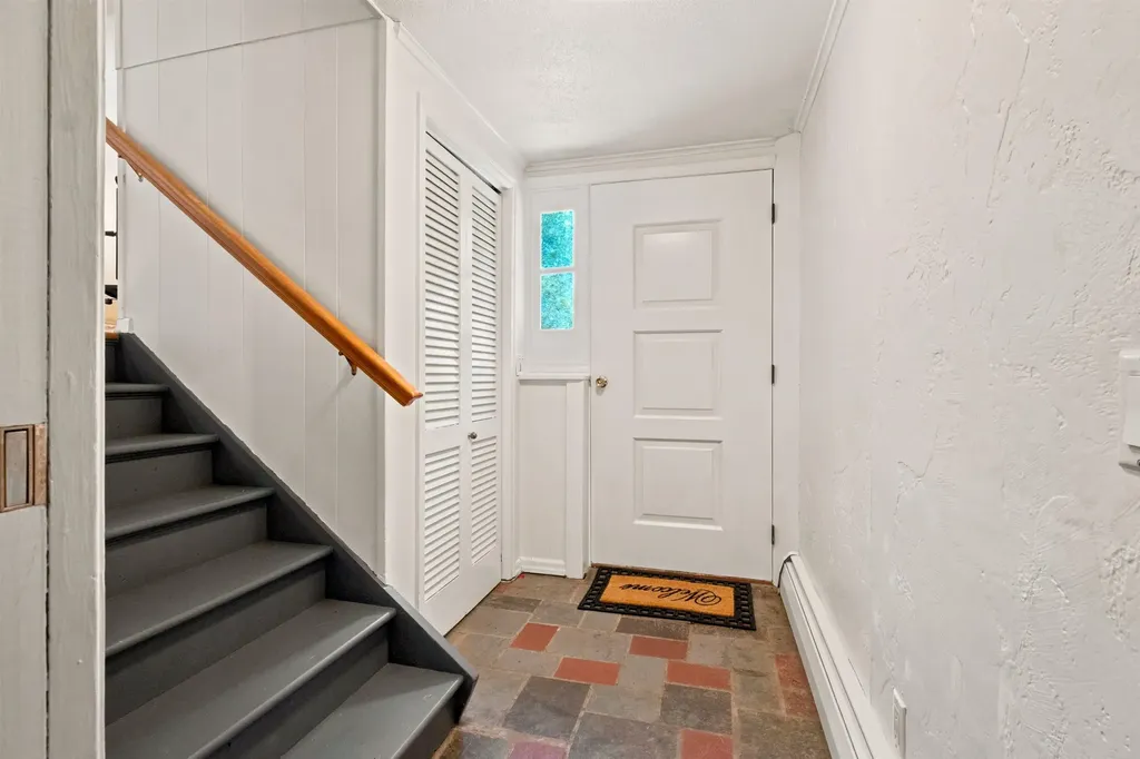 12 Ivy Lane Plymouth NH 03264