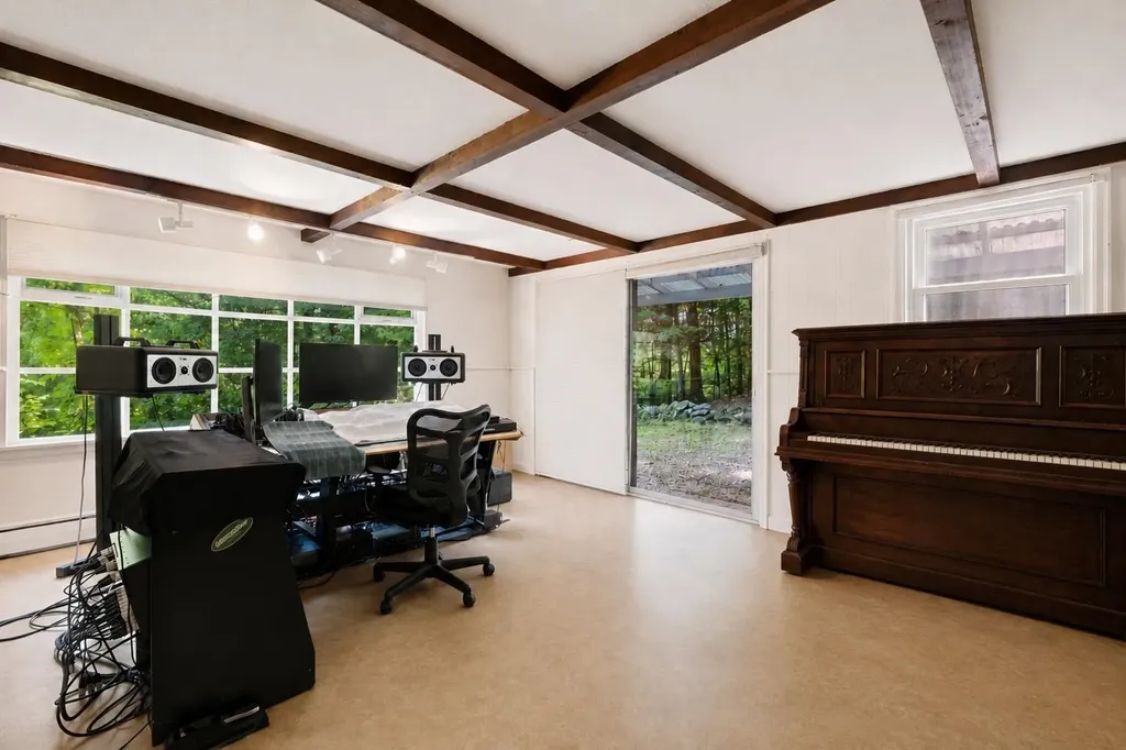 12 Ivy Lane Plymouth NH 03264