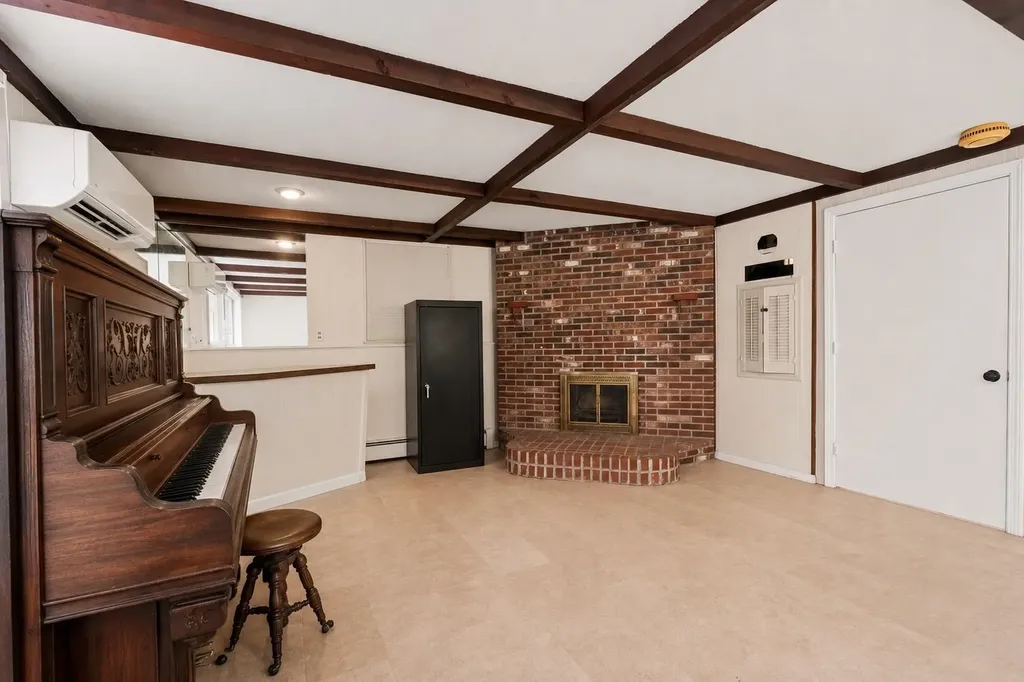 12 Ivy Lane Plymouth NH 03264